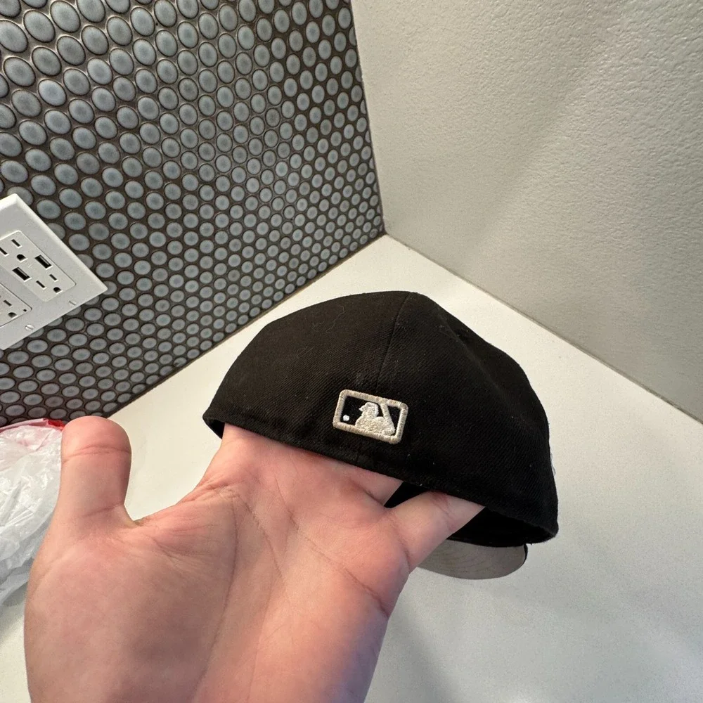 Los Angeles Dodgers Hat Cap Black Menss 59FIFTY Fitted 55.8 CM Signature‎